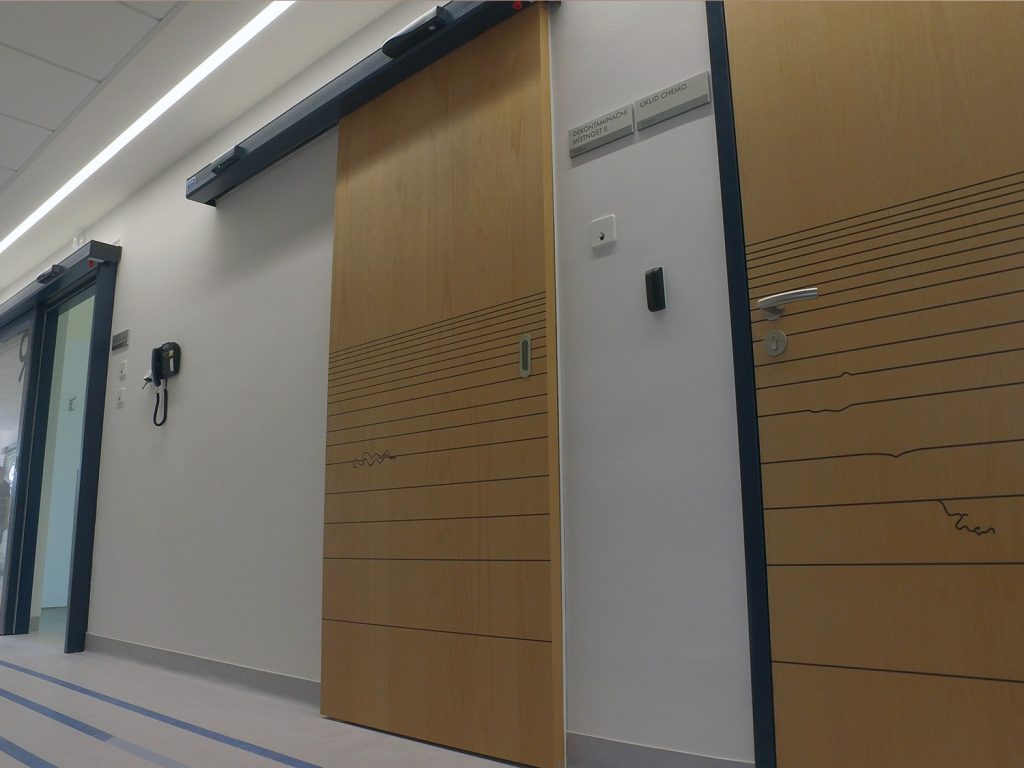 Automatické dveře FAAC Onkologický Ústav Masarykovy Univerzity v Brně