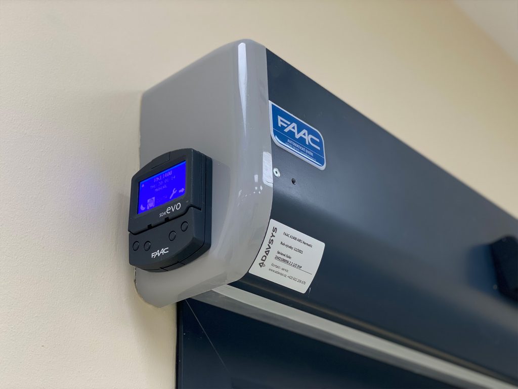 Automatické dveře FAAC Onkologický Ústav Masarykovy Univerzity v Brně