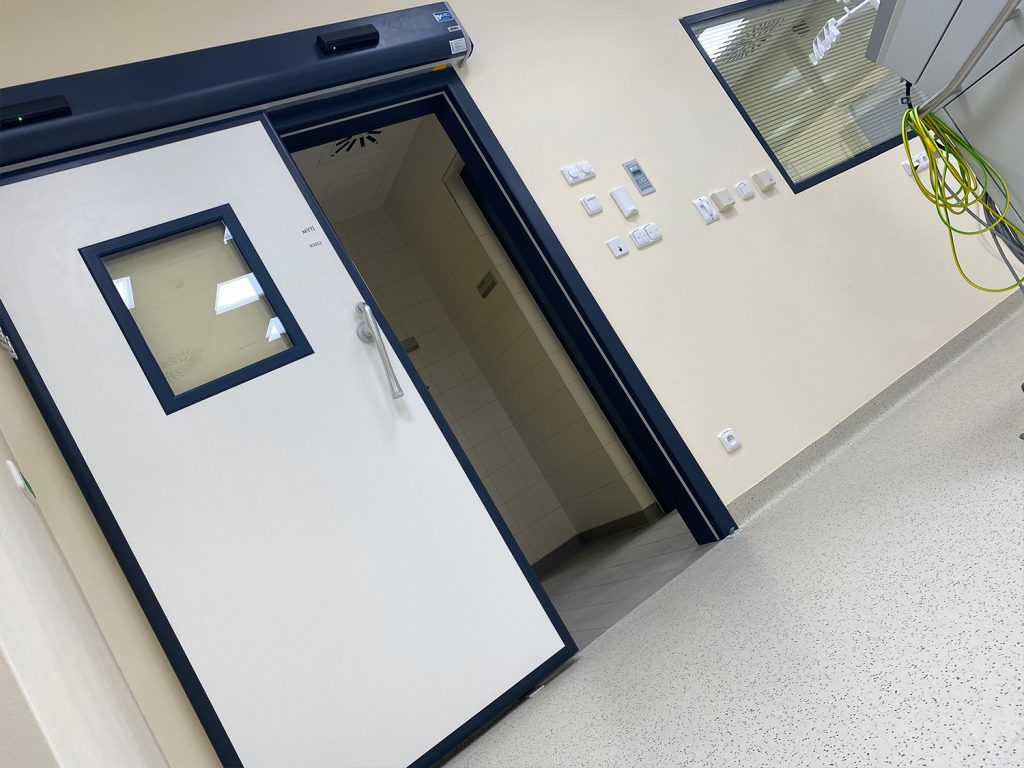Automatické dveře FAAC Onkologický Ústav Masarykovy Univerzity v Brně